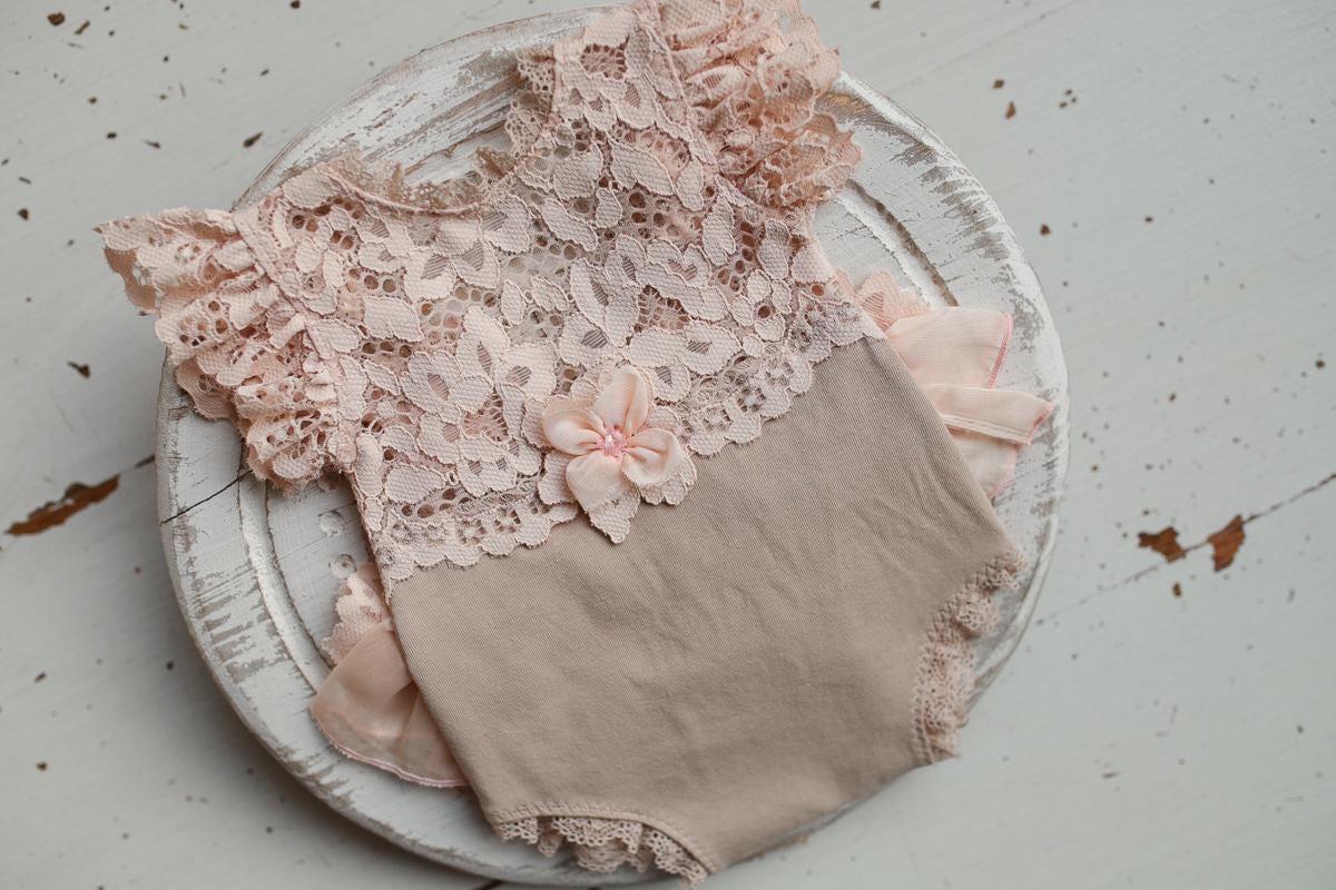 Photo outfit Baby Girl lace romper, Newborn Girl Outfit, Newborn Lace Romper, Newborn Outfit, Newborn Photography Props, Newborn Photo Props