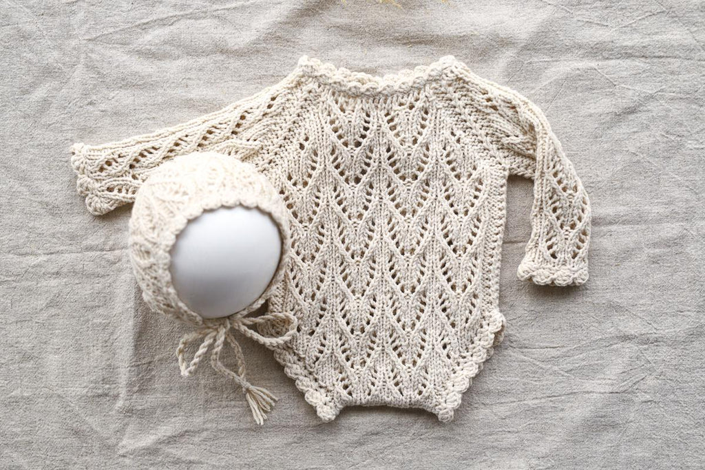 Knitted romper and bonnet,Newborn knitted Set,Newborn photography outfit,Сable knit romper,Pregnancy gift,newborn knit outfit,newborn props